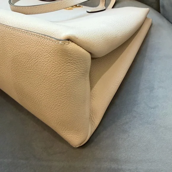 Louis Vuitton Lock Me Shopper Tote Work Bag Gold Cream - Picture 13 of 16